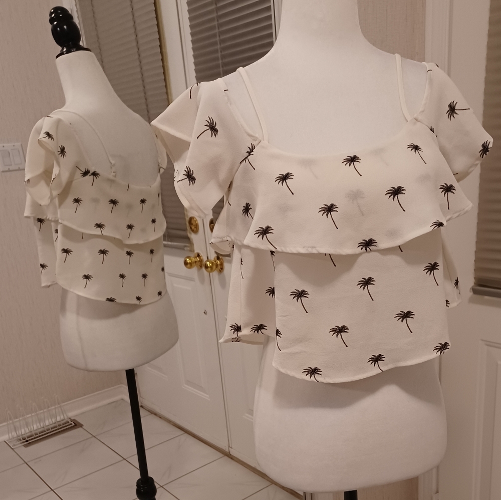 4/$40 Off-Shoulder Palm Tree Top - Size 2 (XS) - Picture 2 of 11